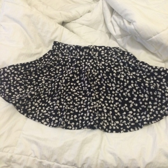Forever 21 Dainty Daze Skirt in Black