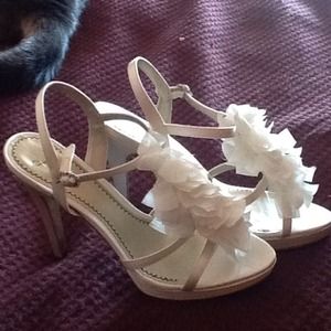 Platinum Pumps, NWOT