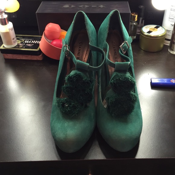 Giani Bini shoes