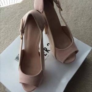 Forever 21 Paren't Buckled Platform Pumps