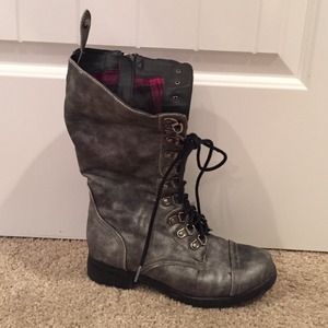 Cute fold down boots!:)