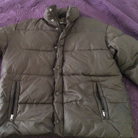 Old navy puffy jacket