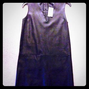 Vince black leather shift v-neck size 2