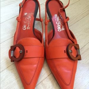 Salvatore Ferragamo kitten heal shoes size 8