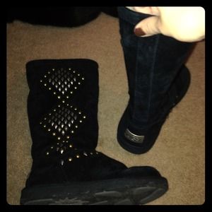 Jeweled uggs black side zip size 7