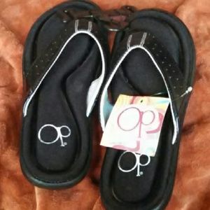 NWT black op flip flops