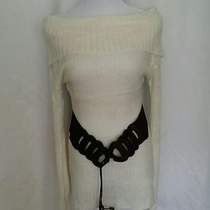 KNIT OFF SHOULDER SWEATER