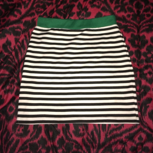Striped mini skirt - Picture 1 of 2