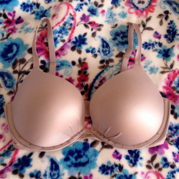 NWOT Fabulous by Victoria's Secret Plunge Bra