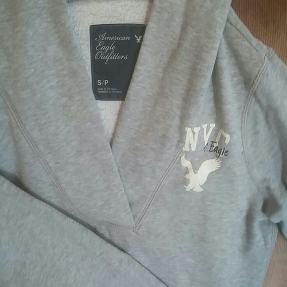 American Eagle Sweatshirt - Picture 2 of 2