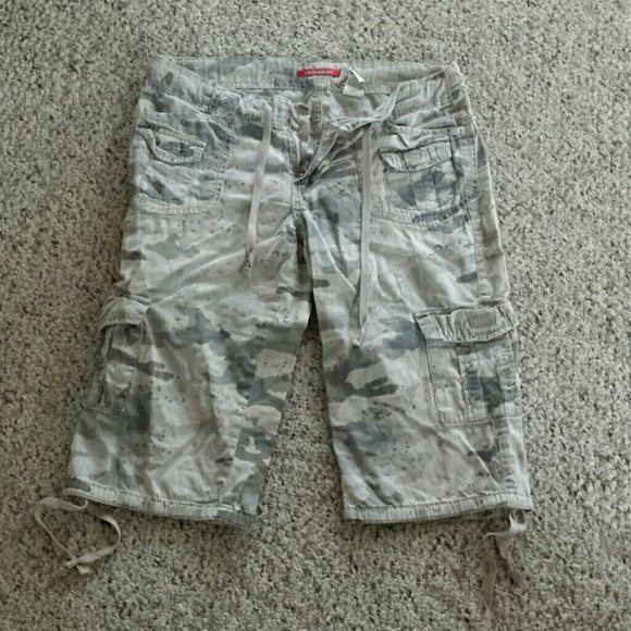 Camo capris size 5