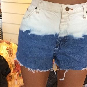 Vintage high waisted shorts!