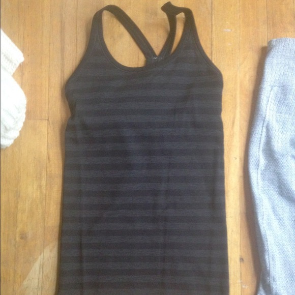 Lululemon tank
