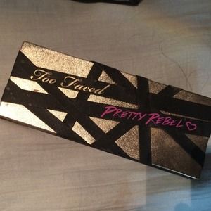 Too faced eye shadow