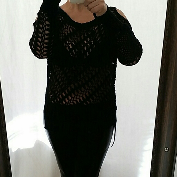Sweaters - Picture 4 of 4