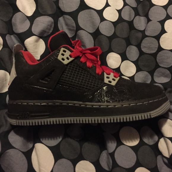 Jordan's 4s lazier