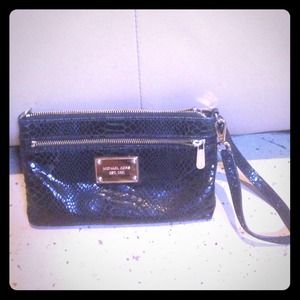 Michael Kors Wrislet/Wallet