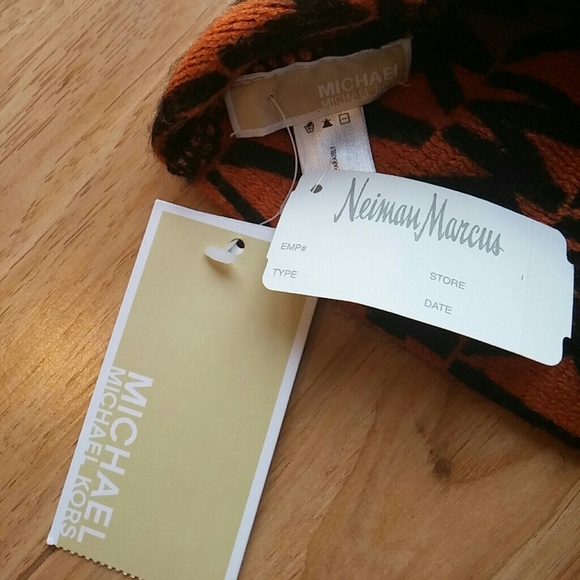Brand New Michael Kors Infinity Scarf - Picture 3 of 3