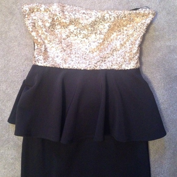 Forever 21 gold sequin party dress - Picture 2 of 3