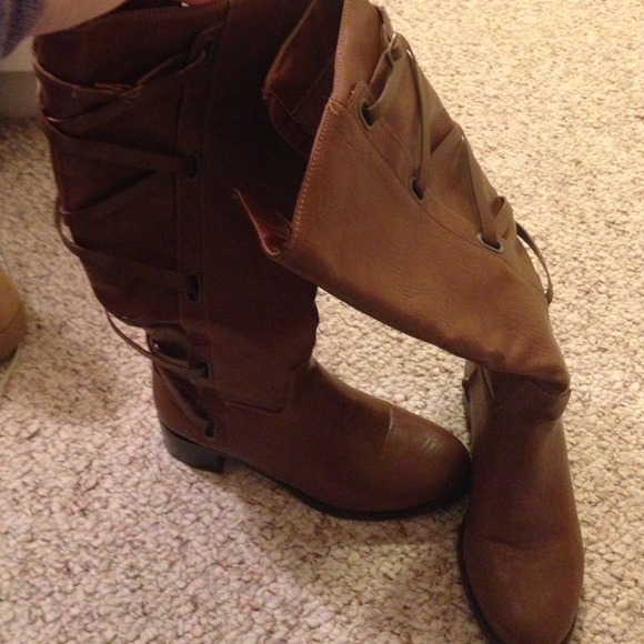 Lace back boots - Picture 3 of 4