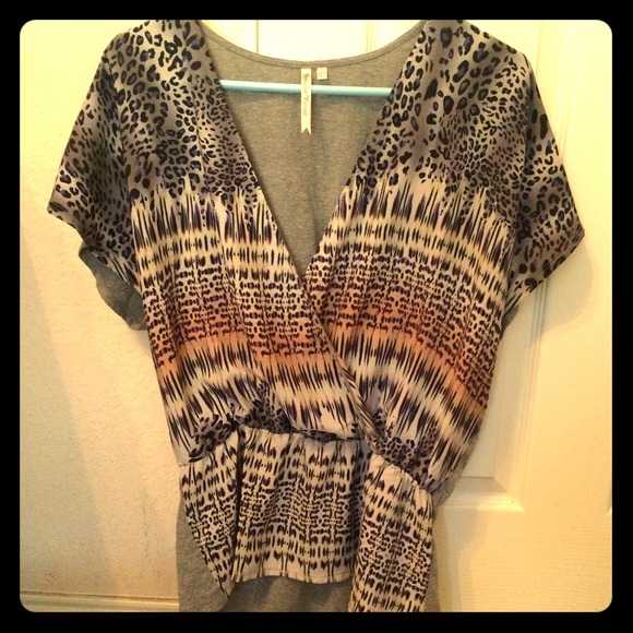 Grey top with cheetah print