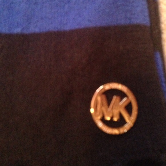 NWT Michael Kors Scarf - Picture 2 of 2