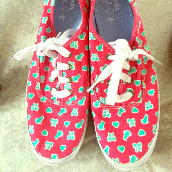 🎉REDUCED🎉TAYLOR SWIFT keds