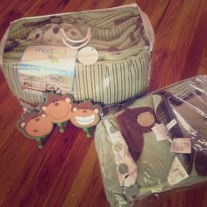 Monkey crib set