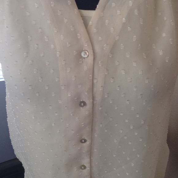 H&M Shear Top - Picture 4 of 4