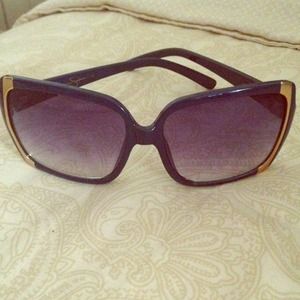 Jessica Simpson navy blue sunglasses