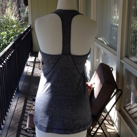 🙊SOLD🙊Lululemon Power Up ll Tank - Picture 2 of 3