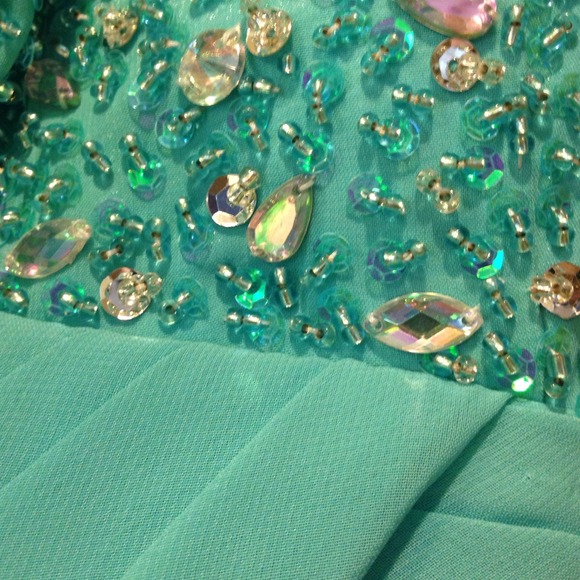 PROM DRESS - Picture 2 of 3