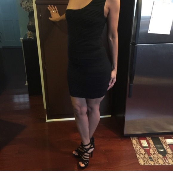 Sexy Wetseal Black one shoulder Body-con Dress - Picture 3 of 4