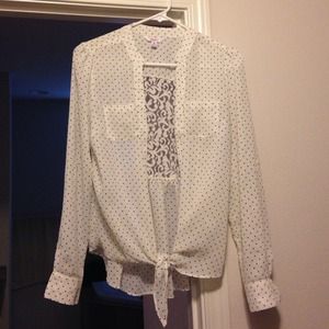 White blouse w/black polkadots