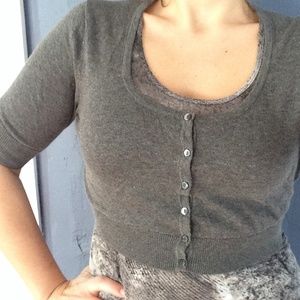 Cropped gray cardigan