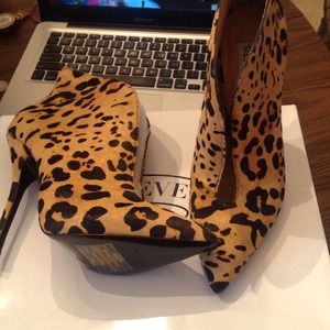 New Steve Madden Leopard Bootie