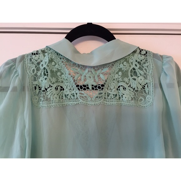 Mint Green Blouse with Lace - Picture 4 of 4