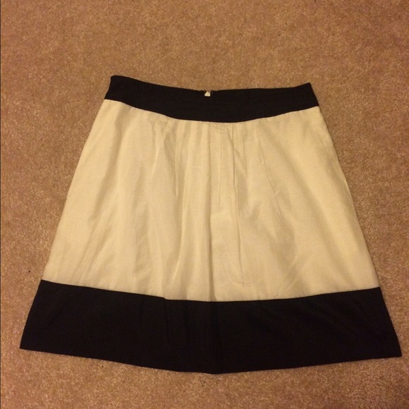 Black & White Classic Skirt!