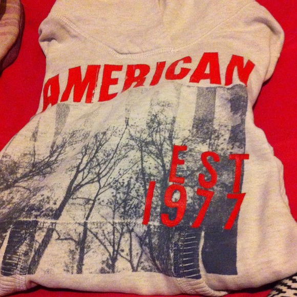 American Eagle sweatshirt