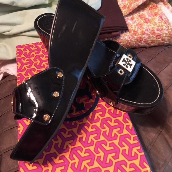 Black wedge Tory burch  MAKE OFFER