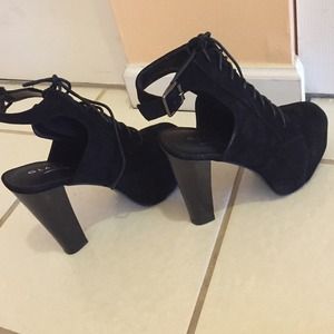 Open back elegant high heel