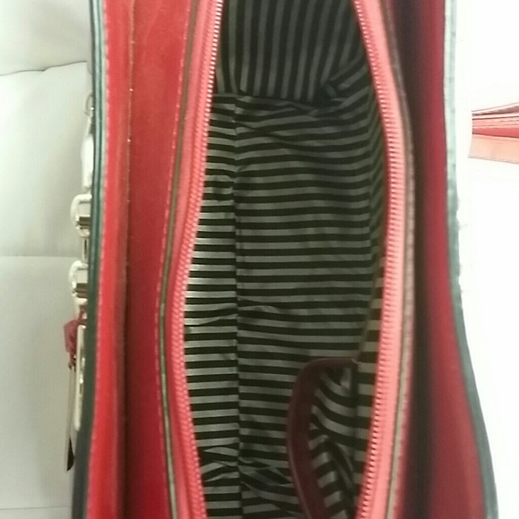 Purse - Picture 3 of 4