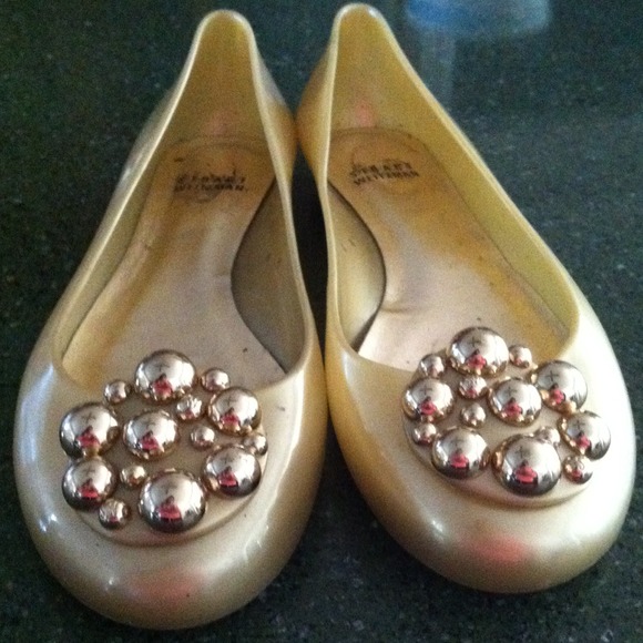 Stuart Weitzman- Golden flats- size 9