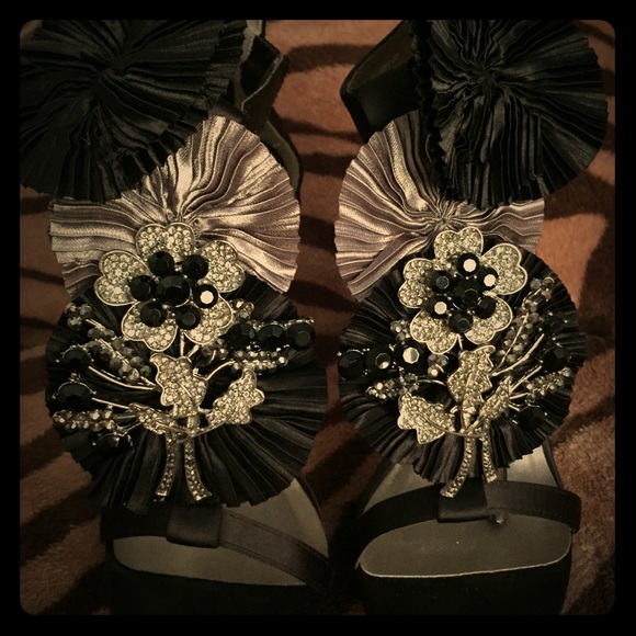 Black Sandal Pumps