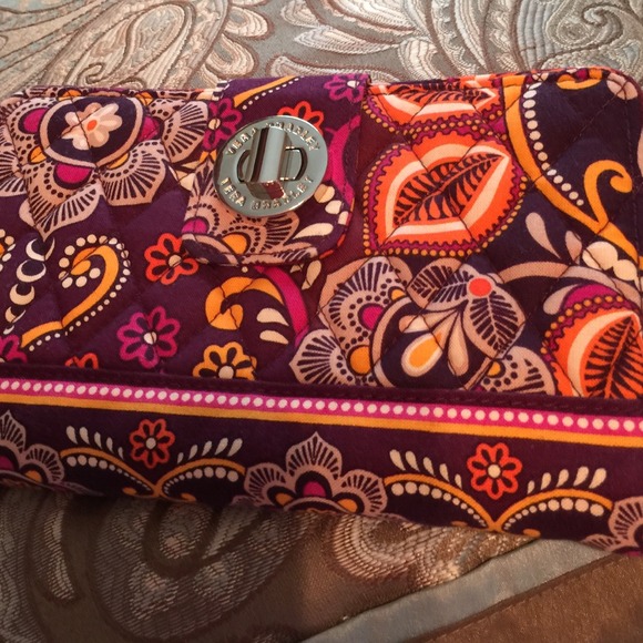 Nice Vera Bradley wallet