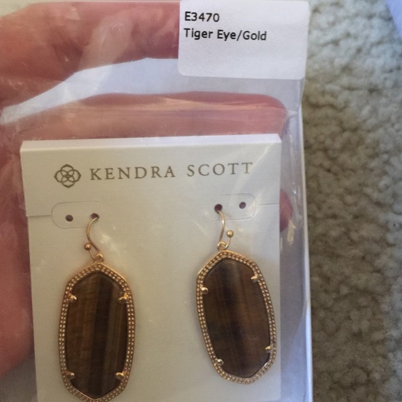 Kendra Scott Brown Elle Drop Earrings