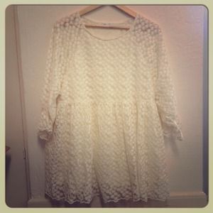 Cream lace raglan dress