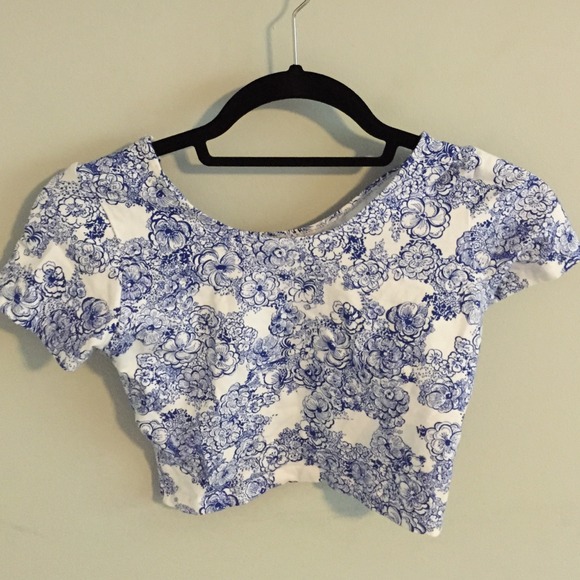 American Apparel Tops - Floral Croptop