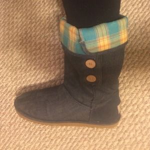 Uggs worn a hand full of times🚨🚨🚨🚨
