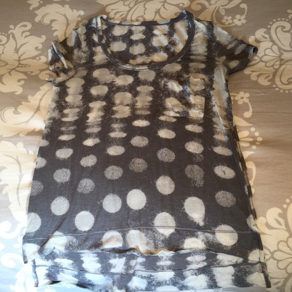 Adorable polka dot lululemon short sleeve shirt